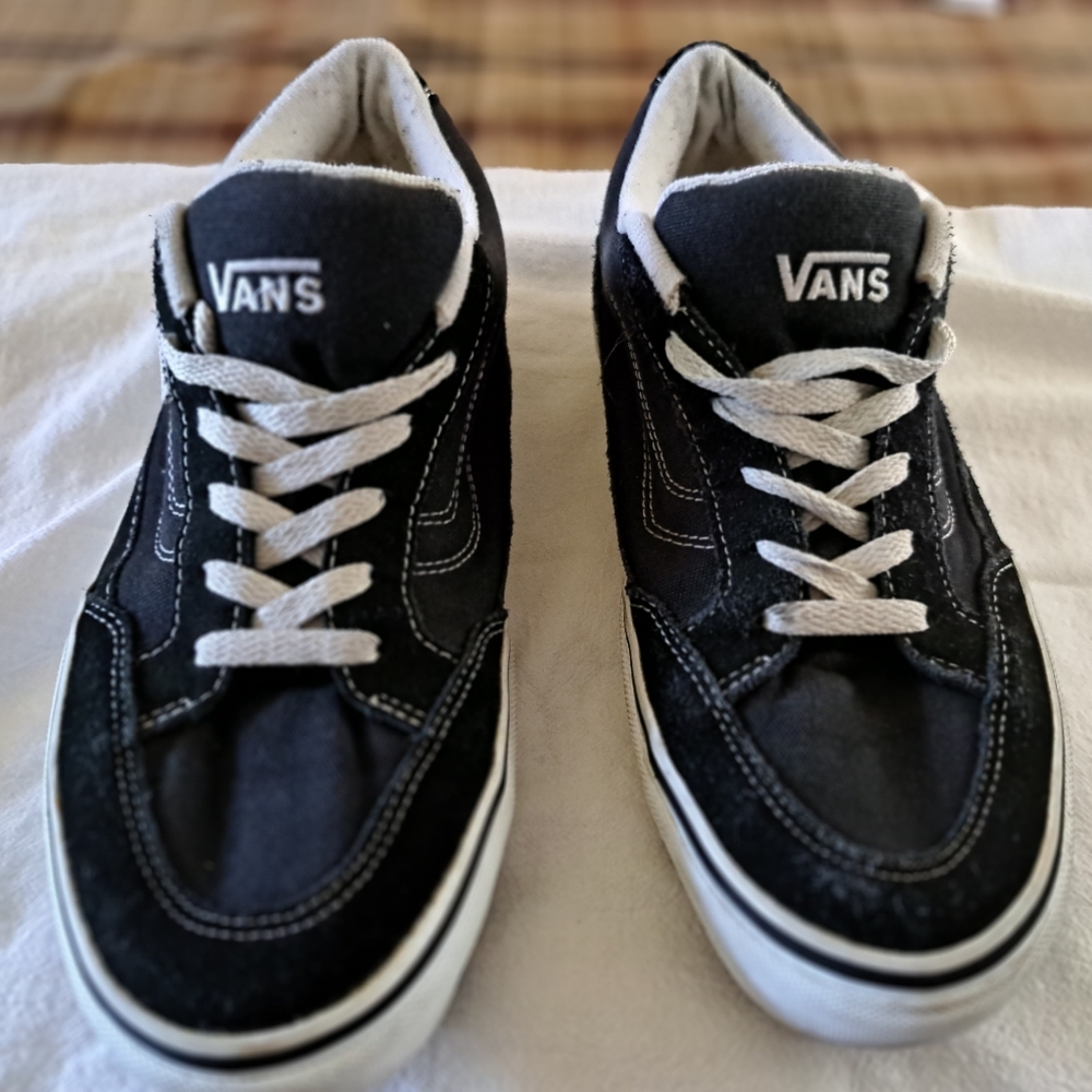 Vans Skate Shoes. Sz 10 mens Black suede